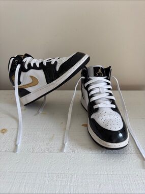 Nike Air Jordan 1 Mid GS Black Metallic Gold White Youth. Only worn a few times.
